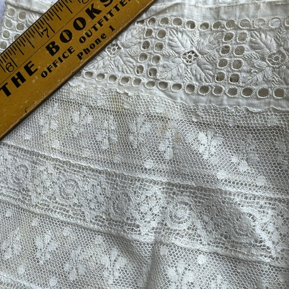 Antique Edwardian/Victorian patterned lace for skirt/dress hem - Picture 10 of 12
